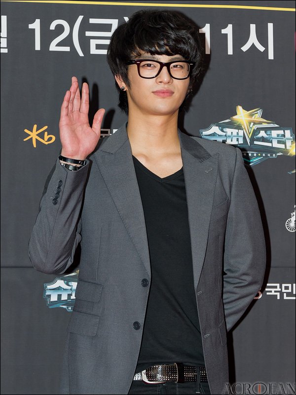 슈퍼스타K 시즌1 우승자 서인국 — 2011년 8월 '슈퍼스타K 3' 하이라이트 시사회 레드카펫(자료 사진)