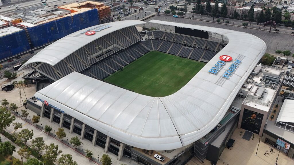 손흥민 골 취소 장면이 나온 LAFC 홈구장 BMO 스타디움