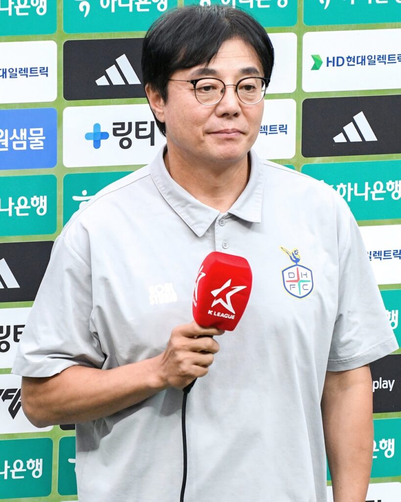 황선홍 대전하나시티즌 감독 — 2026년 8월 15일 서울월드컵경기장 K리그1 FC서울전에서 촬영한 자료 사진