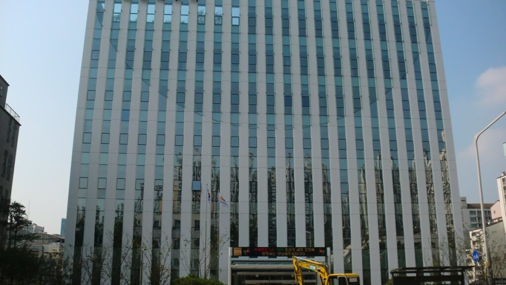 세무조사 제외 계획서를 받는 관할 세무서 청사 (자료 사진)