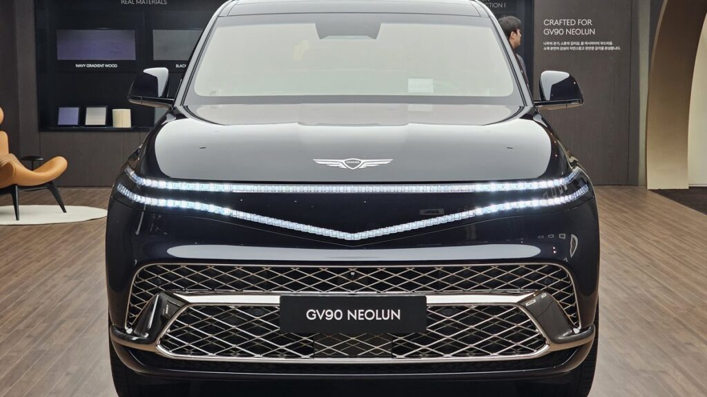 제네시스 GV90 네오룬 실제 차량 사진