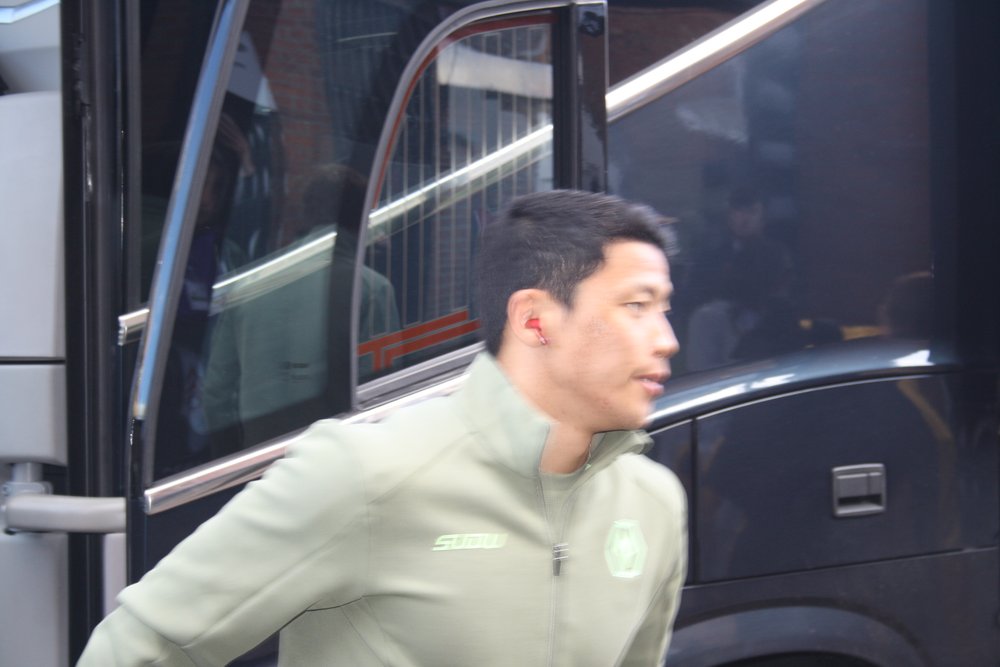 황희찬 — 2025년 11월 1일 울버햄프턴 시절 풀럼 원정 경기장(크레이븐 코티지)에 도착하는 모습(자료 사진)