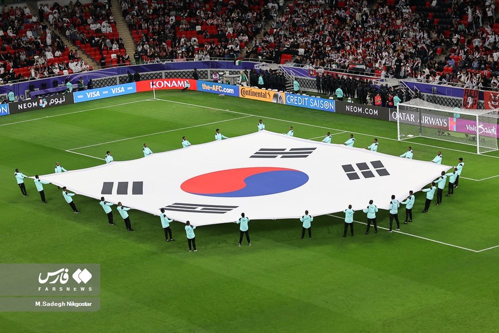 카타르 알라이얀 아흐마드 빈 알리 스타디움에 펼쳐진 대형 태극기 — 2024년 2월 6일 아시안컵 준결승 자료 사진(11월 평가전 경기장은 추후 확정)
